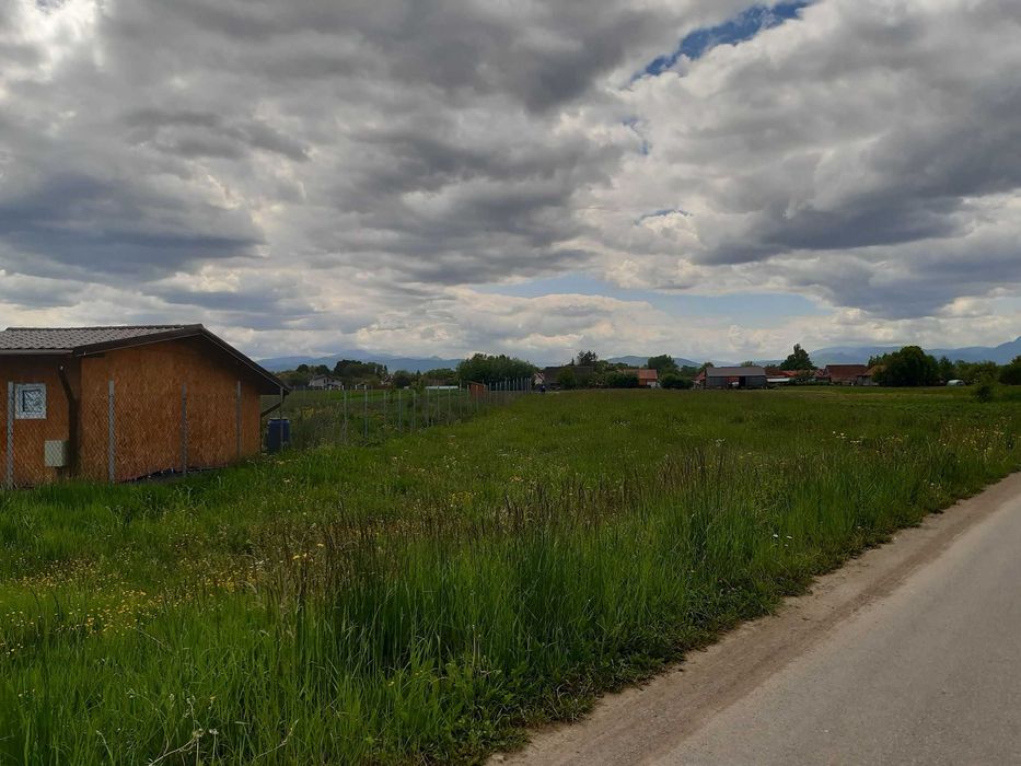 Teren intravilan construibil utilitati asfalt central Lunca Calnicului