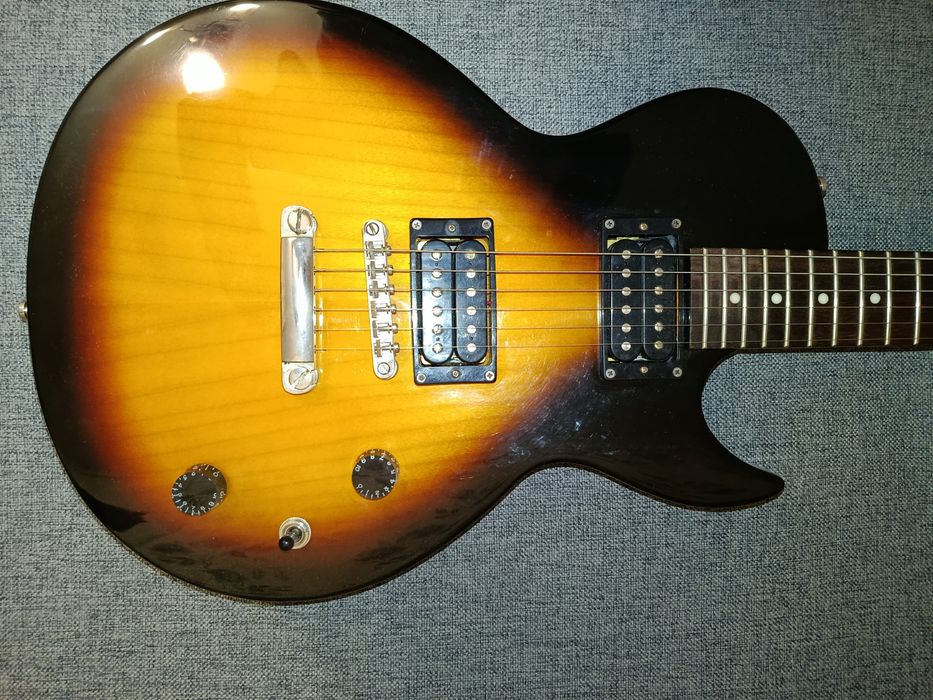 Продам эл.гитару и процессор гитарный