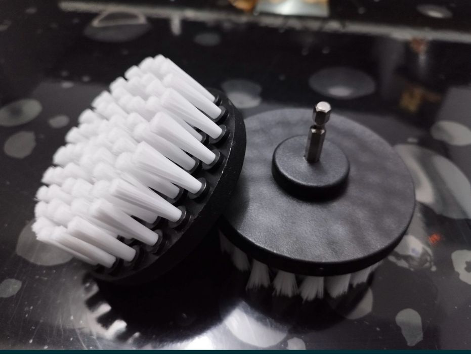 Четка    За    Винтоверт.    Четката е мека подходяща за пране