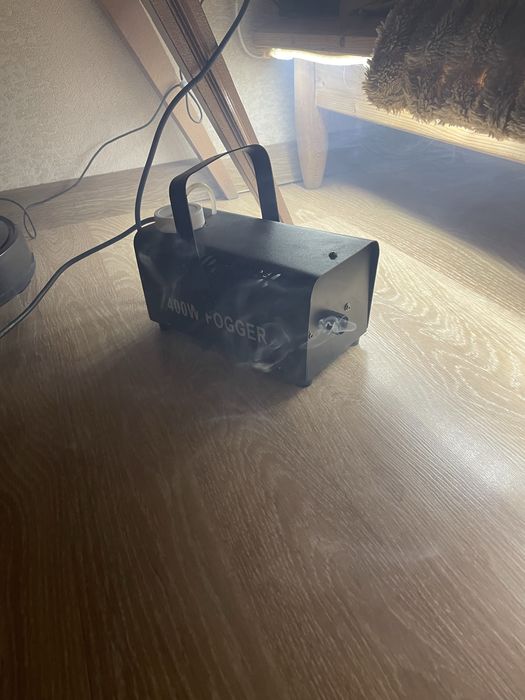 Продам дым машину 20000