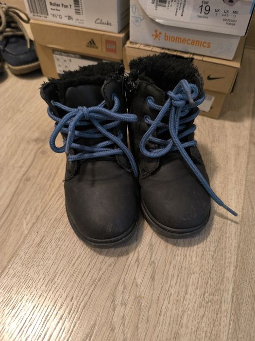 Обувки за момче от 18 номер до 22номер.