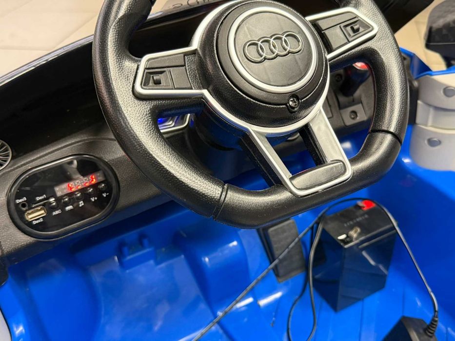 Детска количка с дистанционно AUDI TT RS с нов акумулатор