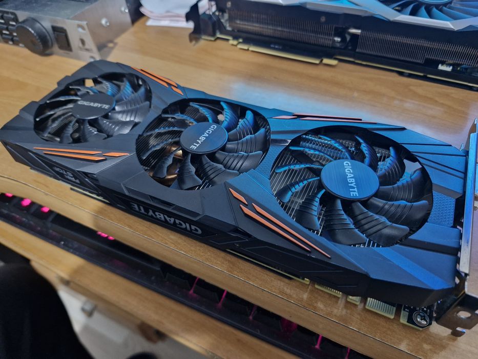 Placă video GTX 1080