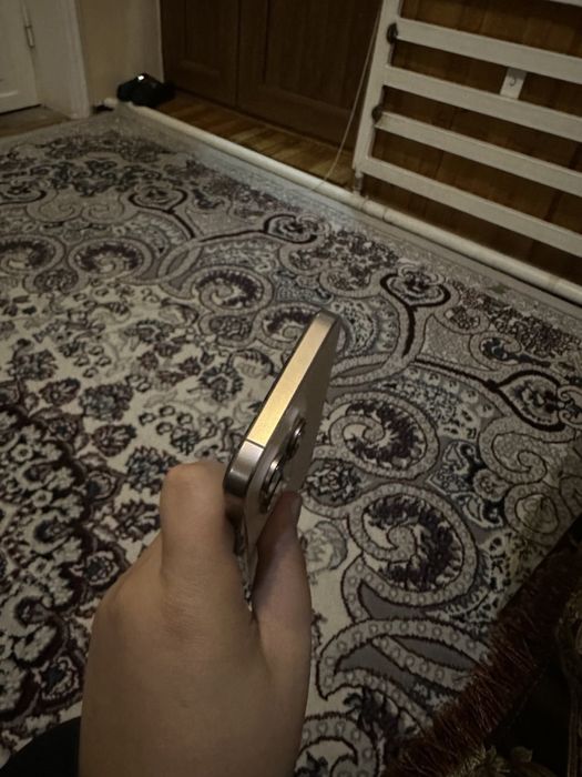 Zulik bilan sotiladi 16 pro max iphone