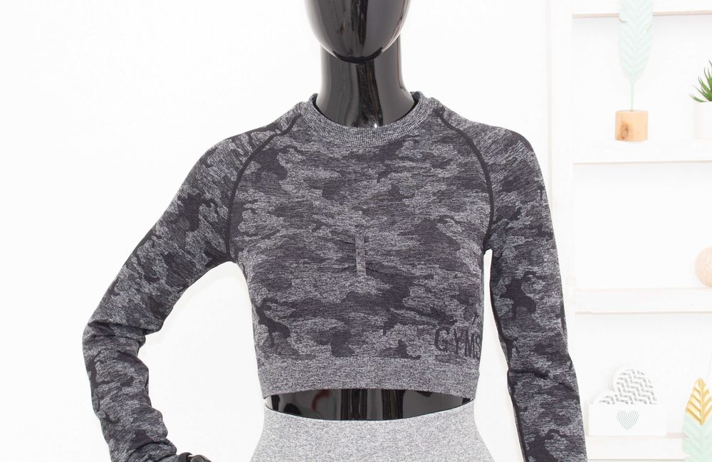 Gymshark комплект клин сив висока талия + кроп топ сиво-черен XS/S