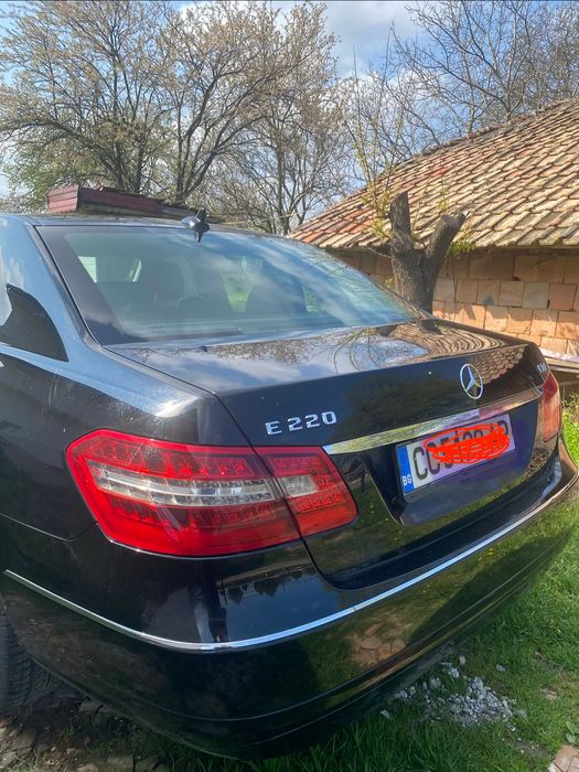 Mercedes e 220 автомобил дизел