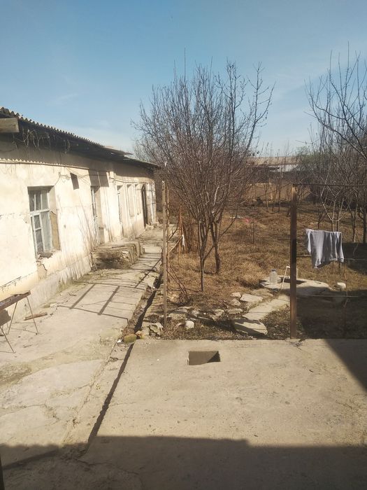 Uy sotiladi zangiota. Tumani tekstil