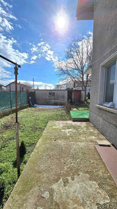 Дава се под наем Етаж от къща в Търговище, Център - 94 кв.м за 54860.7 € - Снимка #11