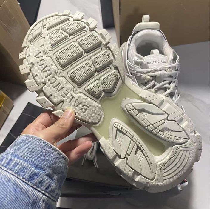 Balenciaga track alb