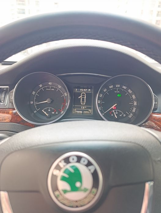 Vînd Skoda superb