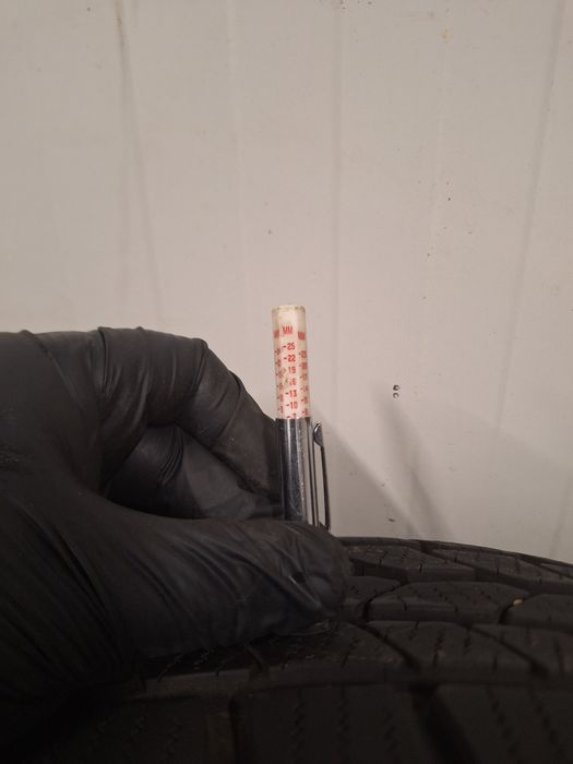 Anvelope Iarna BMW Continental 4x4WinterContact 215/60/R17