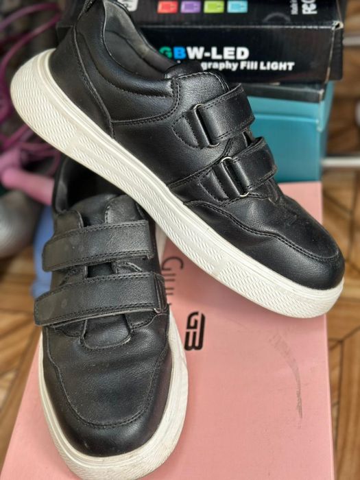 Продам женские  кеды