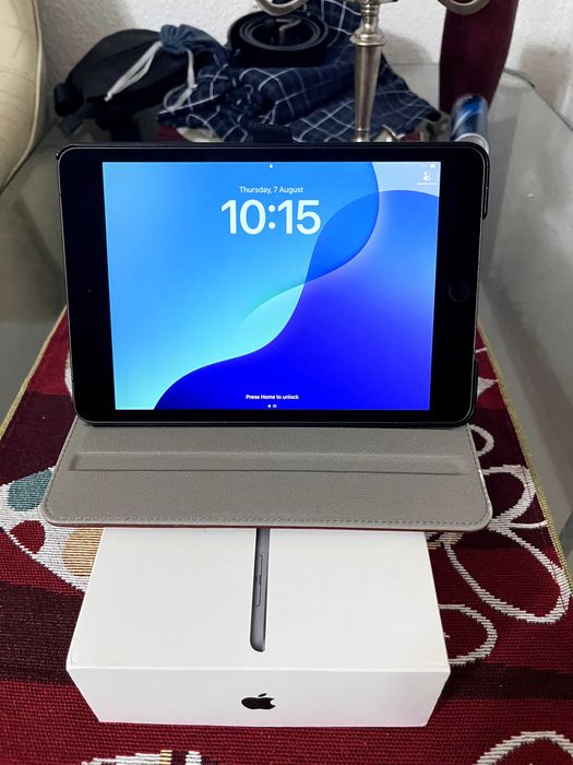 Apple iPad Mini 5th Gen 7.9in, A2124 256GB Wi-Fi+Cellular - Перфектен ...