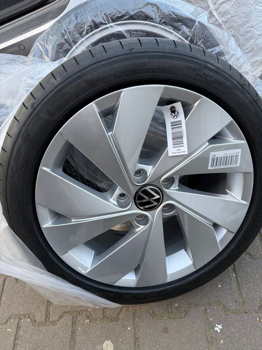 Jante originale  vw golf 17”+anvelope 205.50.17 Bridgestone iarna NOI