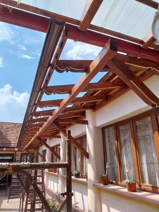 Executam acoperisuri si Reparatii acoperisuri