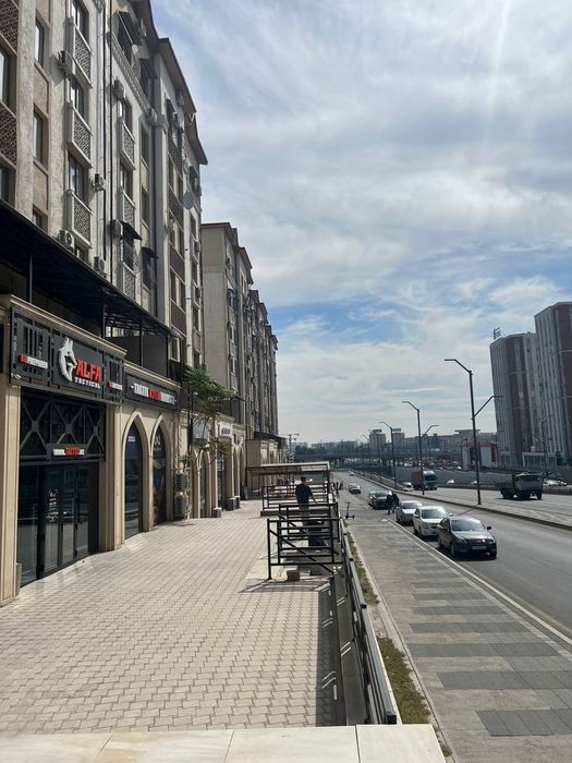 Срочно коммерческое помещение Махтумкули первая линия