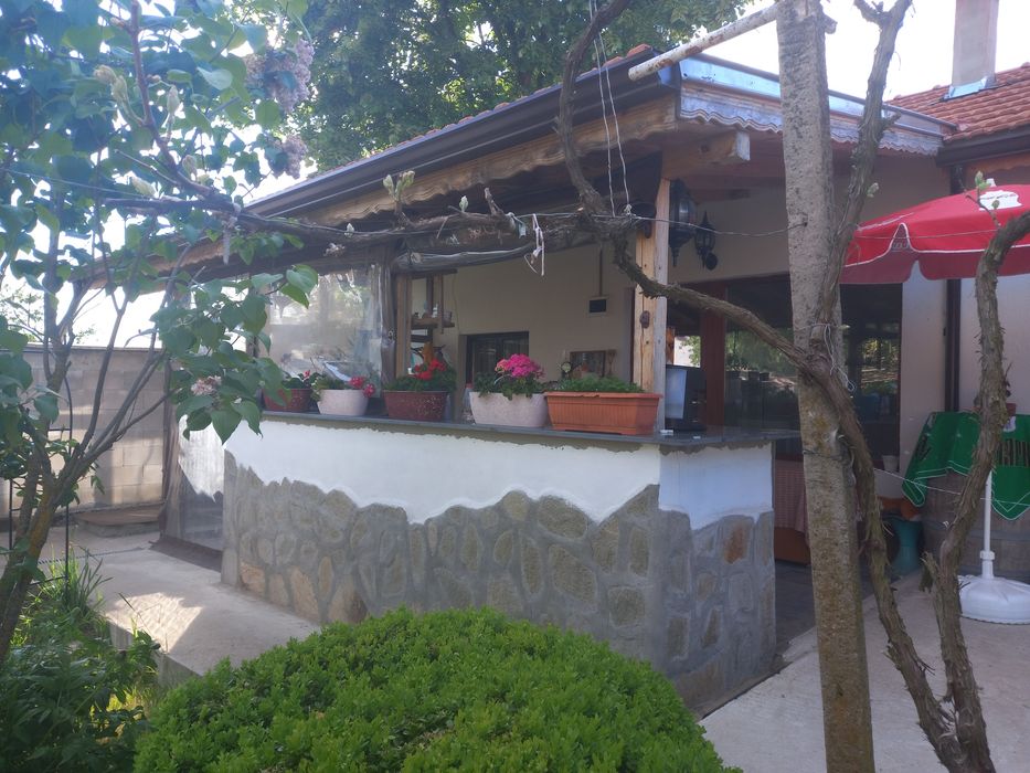 Продавам къща в село Островче