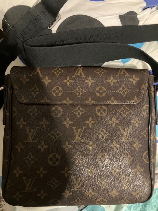 Чанта  Louis Vuitton закуплена От Италия,Малко употребявана