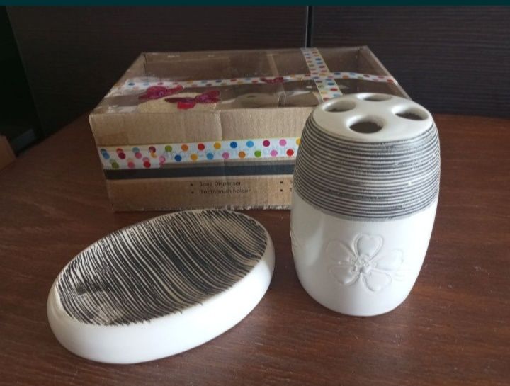 Керамичен комплект за баня