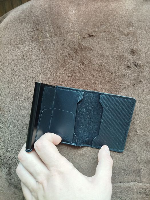 RFID защитени портфейли