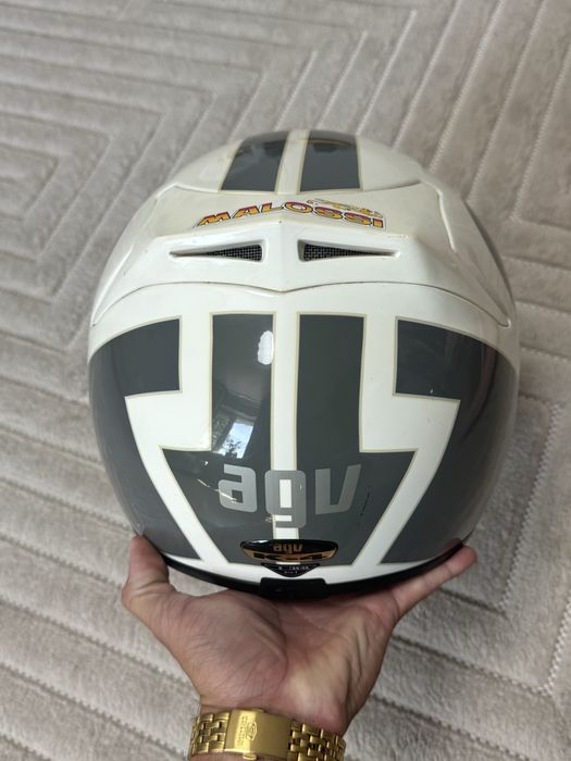 Продавам каска AGV K4