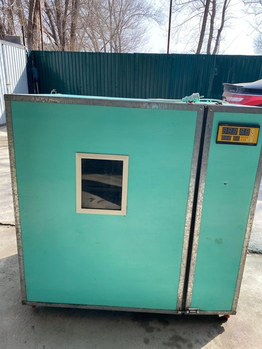 Продам инкубатор