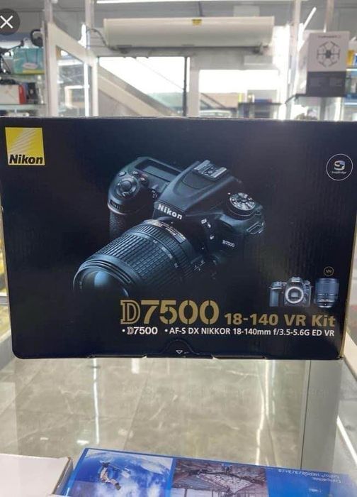 Nikon D7500 + объектив 18-140 mm