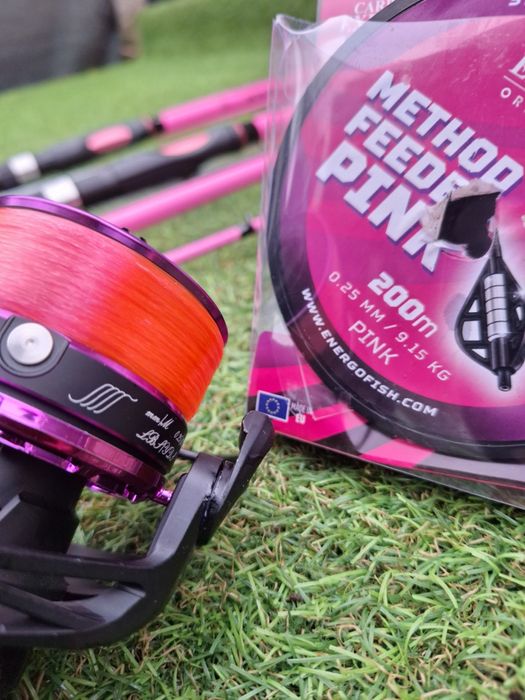 Set 2 Feedere FL BLACK FORCE Pink 3.90 Actiune 60-180 + 2 Mulinete FL