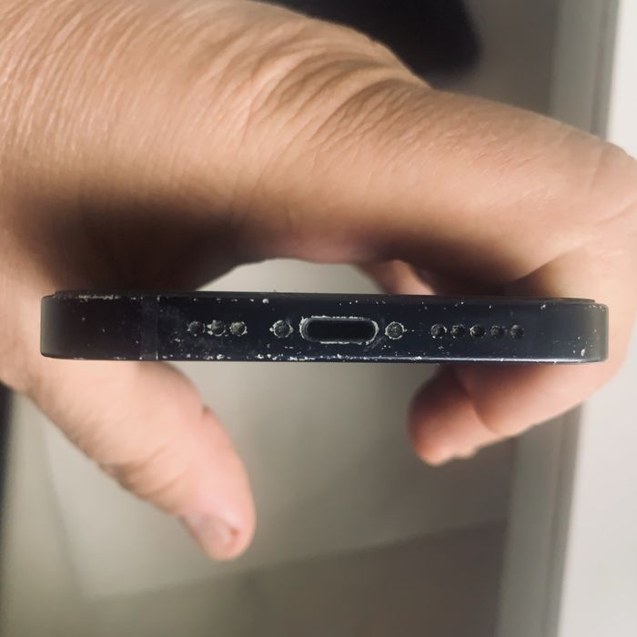 IPhone 12 , 64 GB ,baterie 81 %