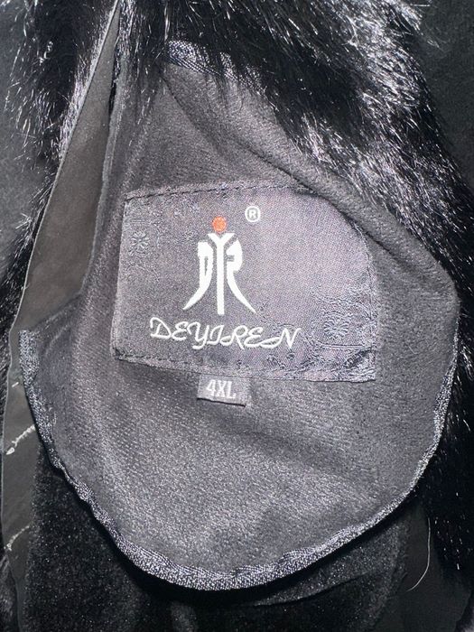 Cojoc negru din piele intoarsa