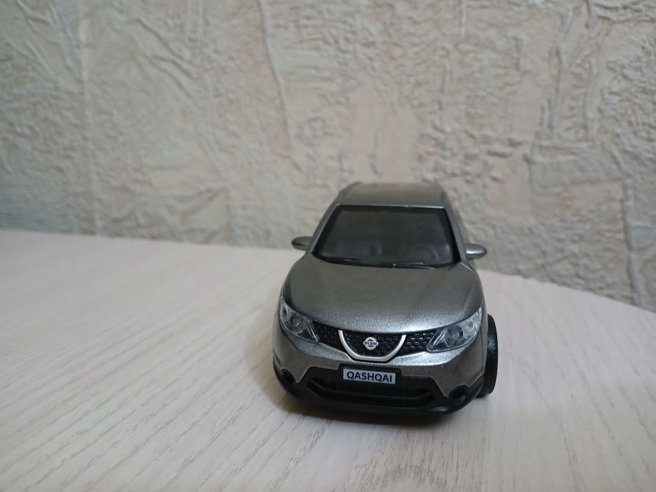 Машинка металлическая