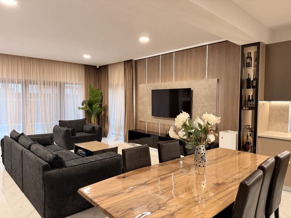 VILĂ MODERNĂ DE VÂNZARE – OTOPENI | 6 Camere | 226 MP utili | Piscina | Panouri Fotovoltaice | Direct Proprietar