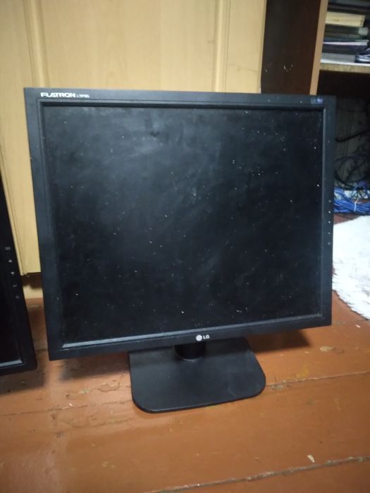 Продам 2 монитора