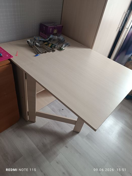 Продам стол не дорого