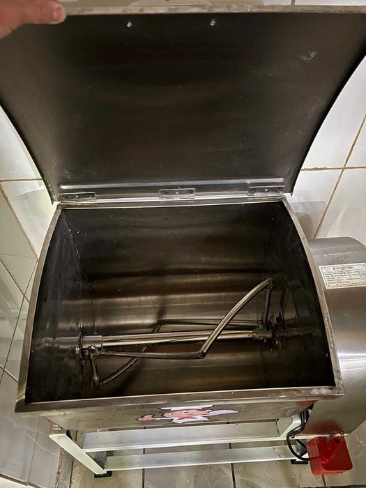 Продам тестомес профессиональный