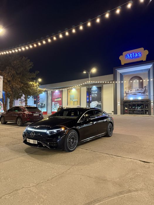 Mersedes benz EQS 450+