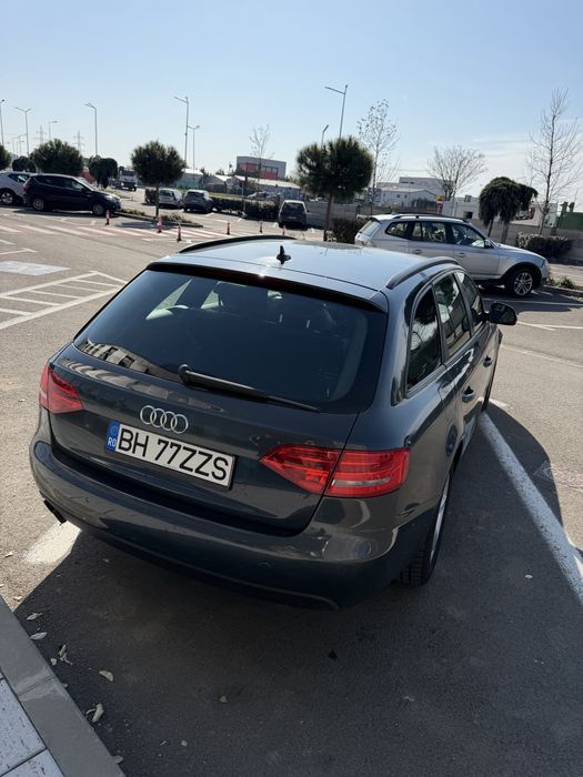 Vând Audi A4 Avant