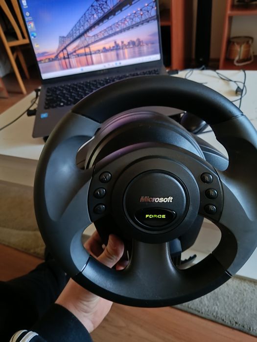 Волан и педали Microsoft за PC и PS3.