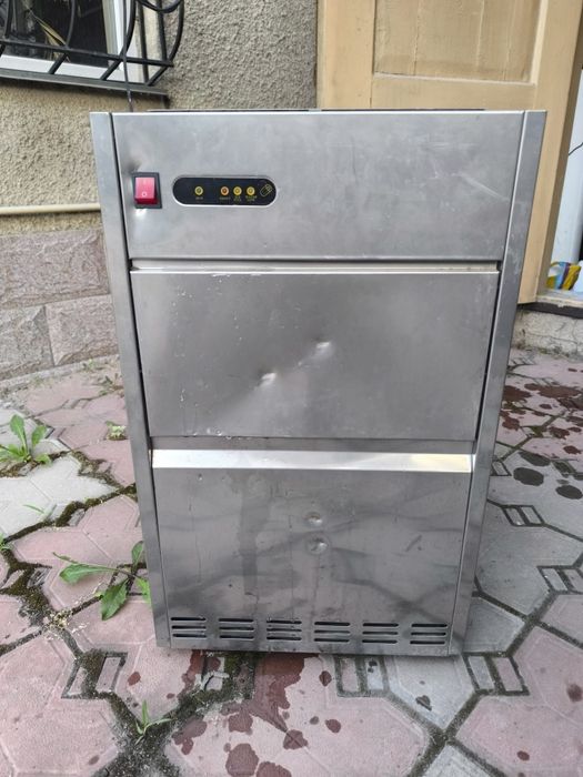 Продам льдогенератор 25 кг/сут.