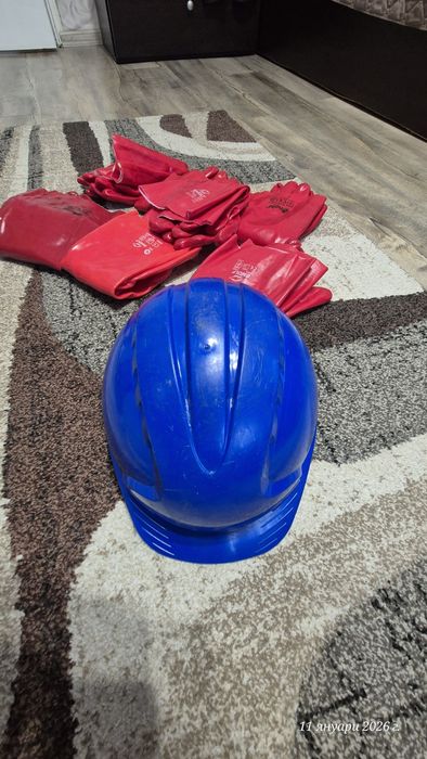 Работно облекло, Обувки и Маски