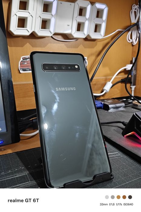 Samsung S10+ 5G телефон