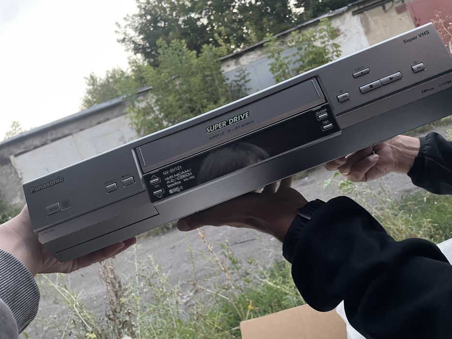 Видеомагнитофон Panasonic NV-SV121 Super VHS