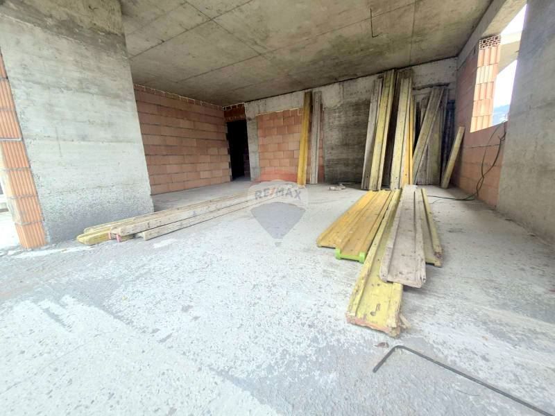 Продава се Тристаен апартамент в Варна, Кайсиева градина - 122 кв.м за 635 €/кв.м - Снимка #1