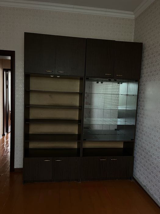 шкаф сервант в среднем состояний