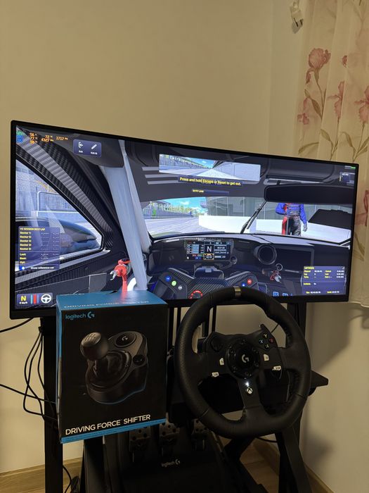 Logitech G920 cu pedale și schimbător, stare foarte bună, puținfolosit