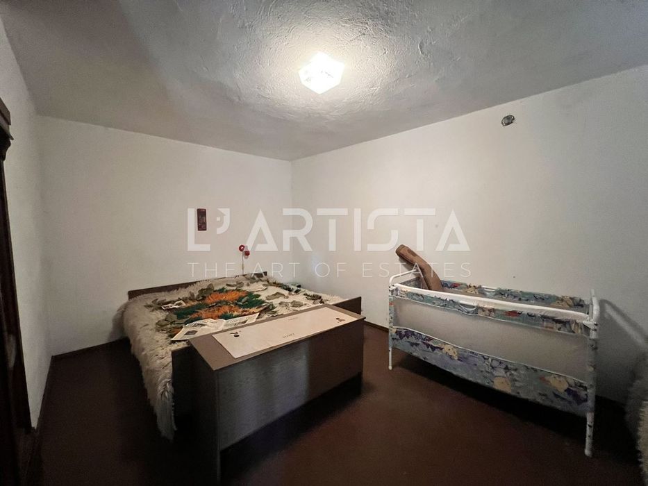 Къща в София, област-с.Връдловци площ 120 цена 62000
