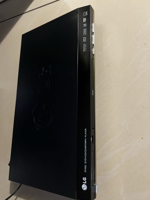 DvD плеер LG  DVX002