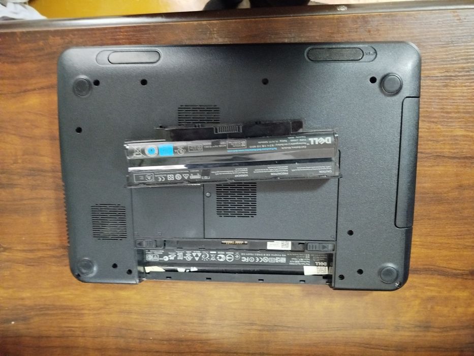 Dell noutbuk sotiladi