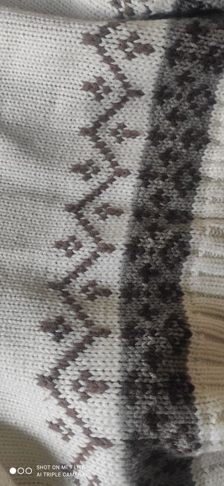 Продам шерстяную кофту(кардиган, с поясом,