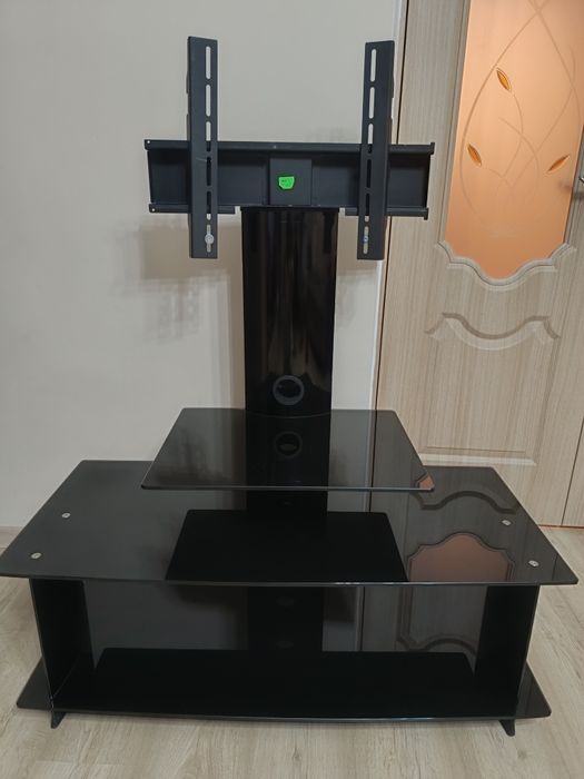 Стеклянная стойка для телевизора